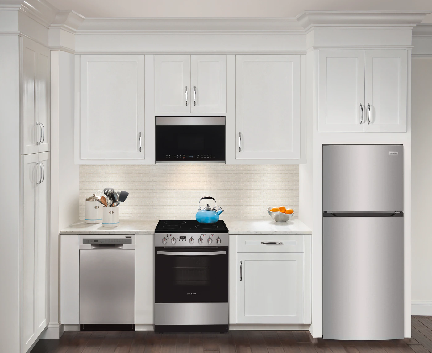 NEW Frigidaire Gallery 23 Cu. Ft. Counter-Depth French Door Refrigerator FFHT1425VV - Image 6